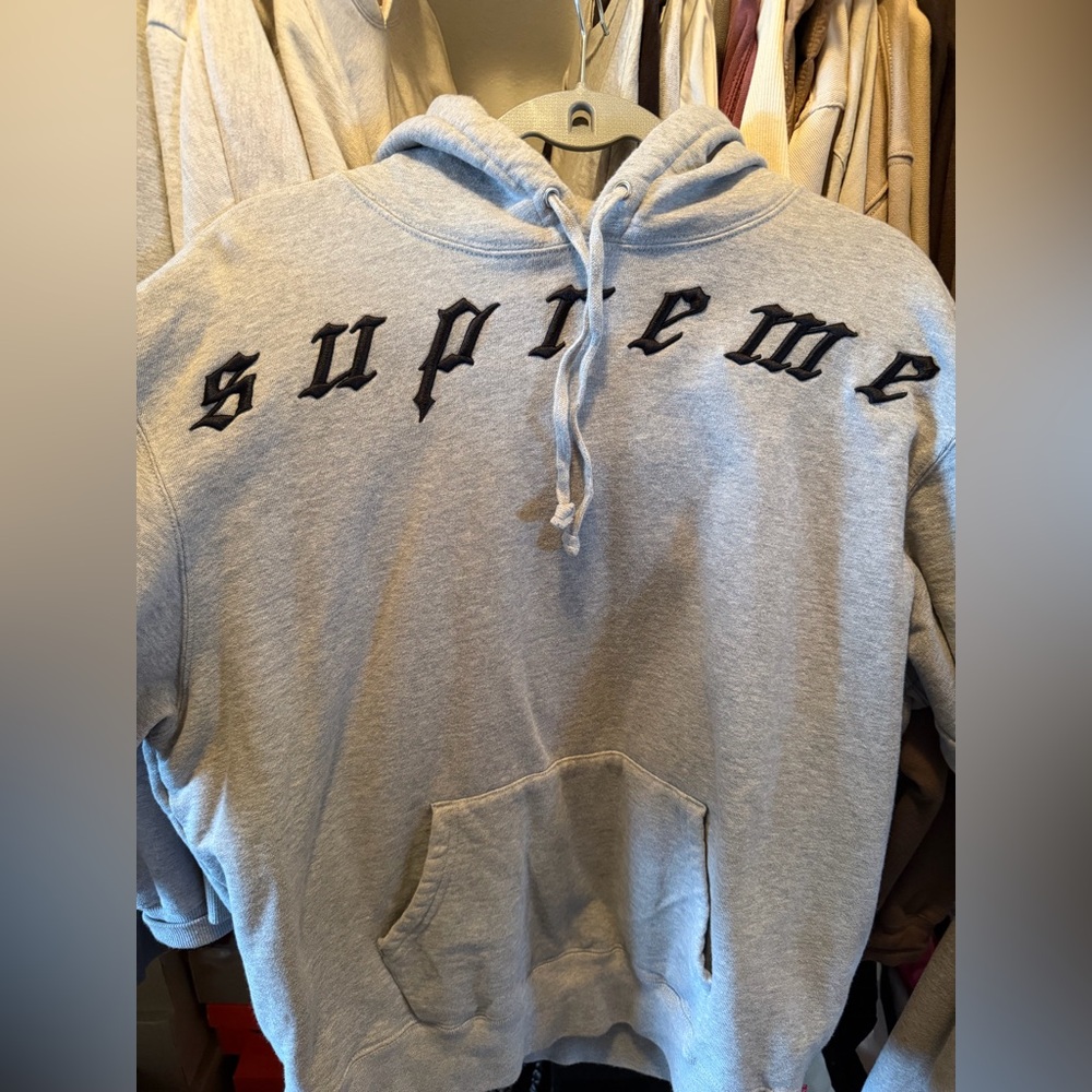 Supreme Raised Logo Hoodie (Heather Grey)